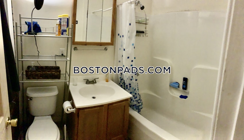 BOSTON - MISSION HILL - 4 Beds, 1 Bath - Image 32