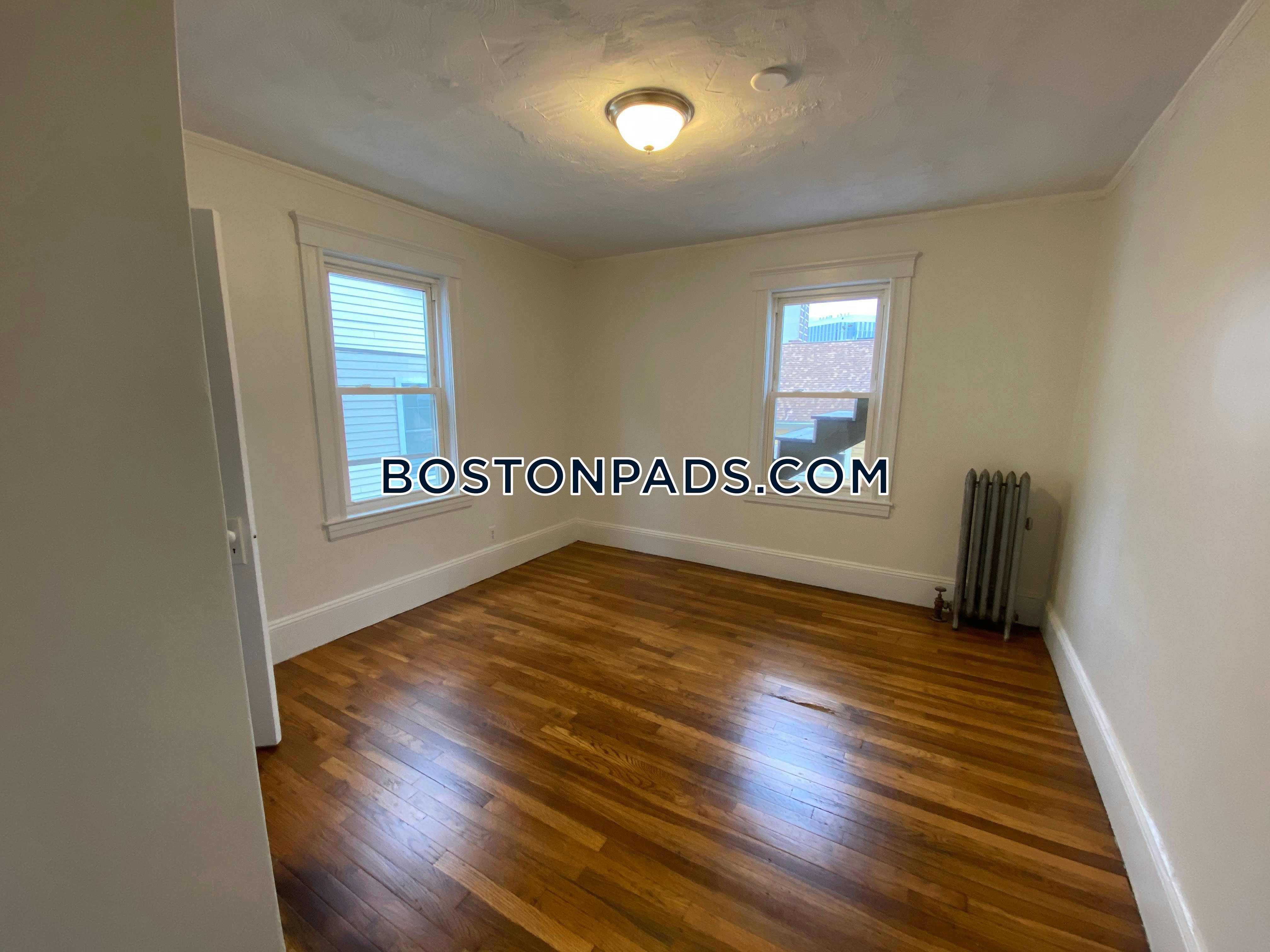 Boston - 5 Beds, 3 Baths