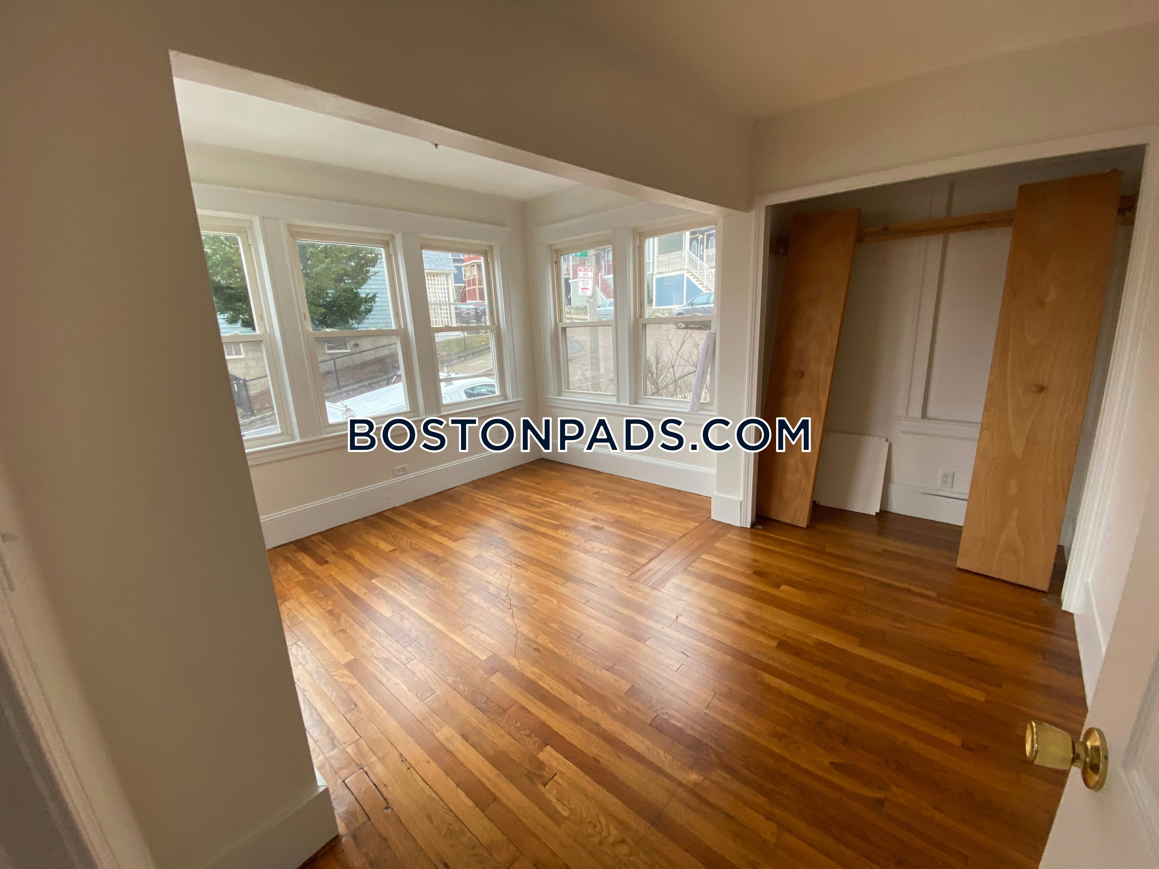Boston - 5 Beds, 3 Baths