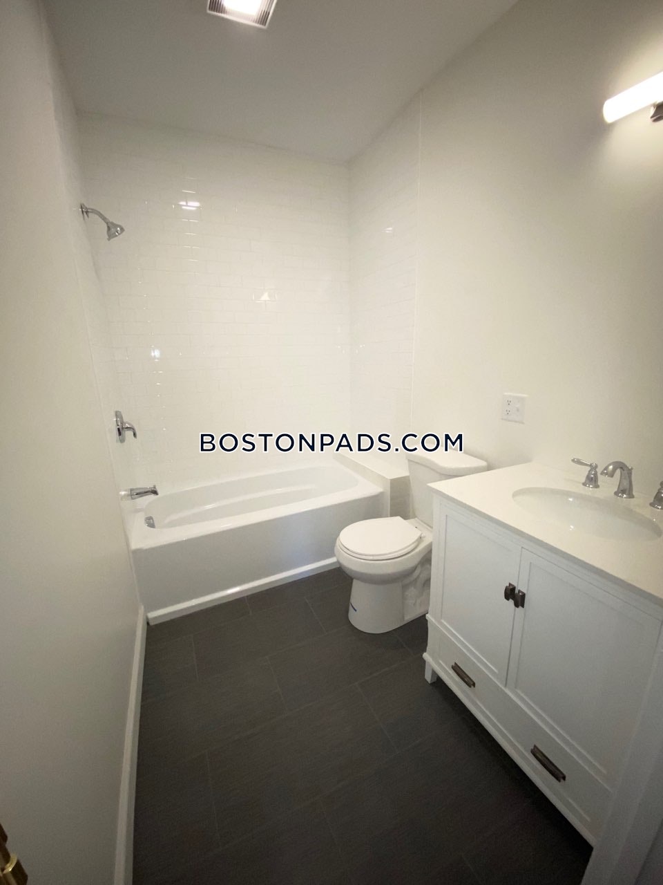Boston - 5 Beds, 3 Baths
