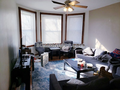 Brookline 3 Bed, 2 Bath Unit  Boston University - $4,300 No Fee