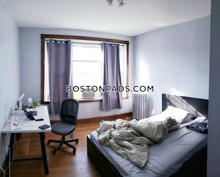 brookline-3-beds-2-baths-boston-university-4300-8014256 
