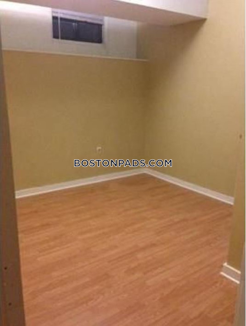 BOSTON - ALLSTON - 3 Beds, 1 Bath - Image 4