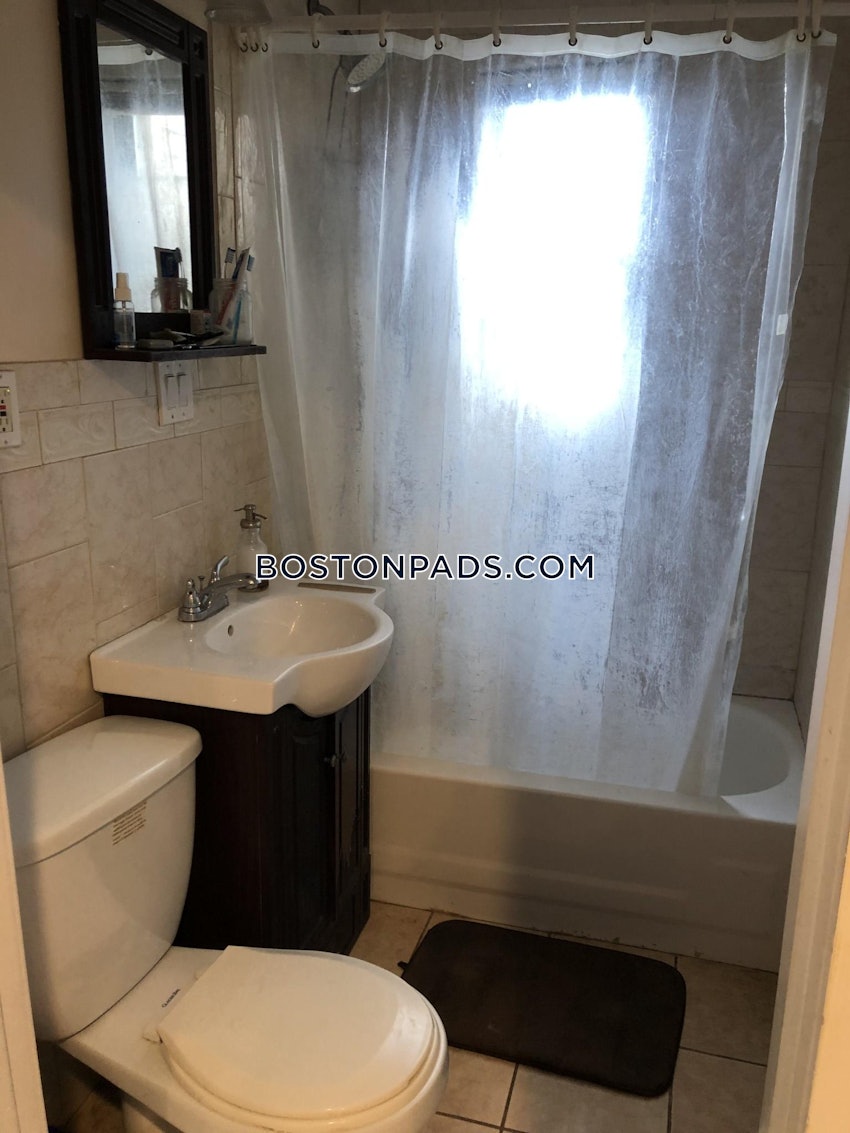 BOSTON - FORT HILL - 3 Beds, 2 Baths - Image 4