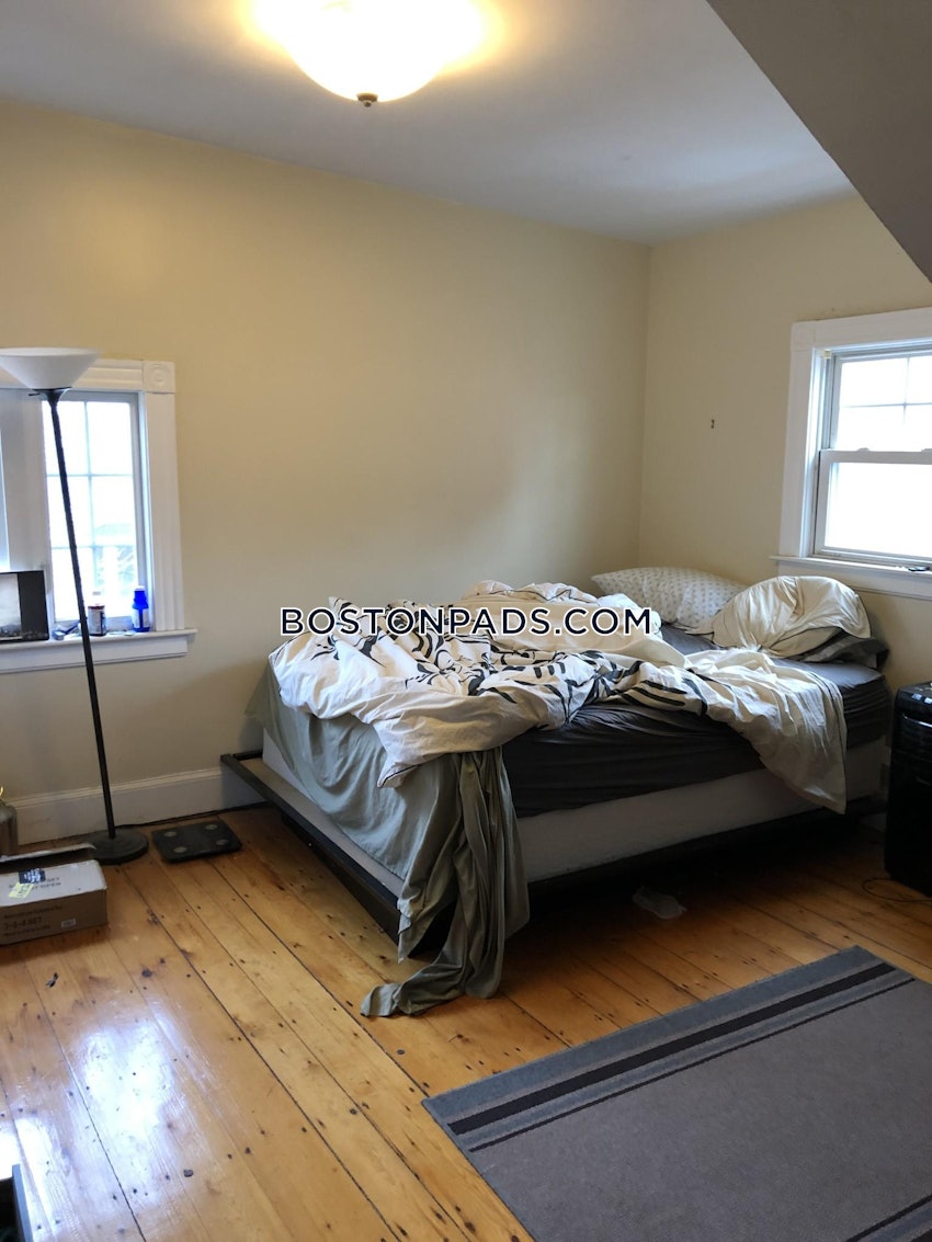BOSTON - FORT HILL - 3 Beds, 2 Baths - Image 3