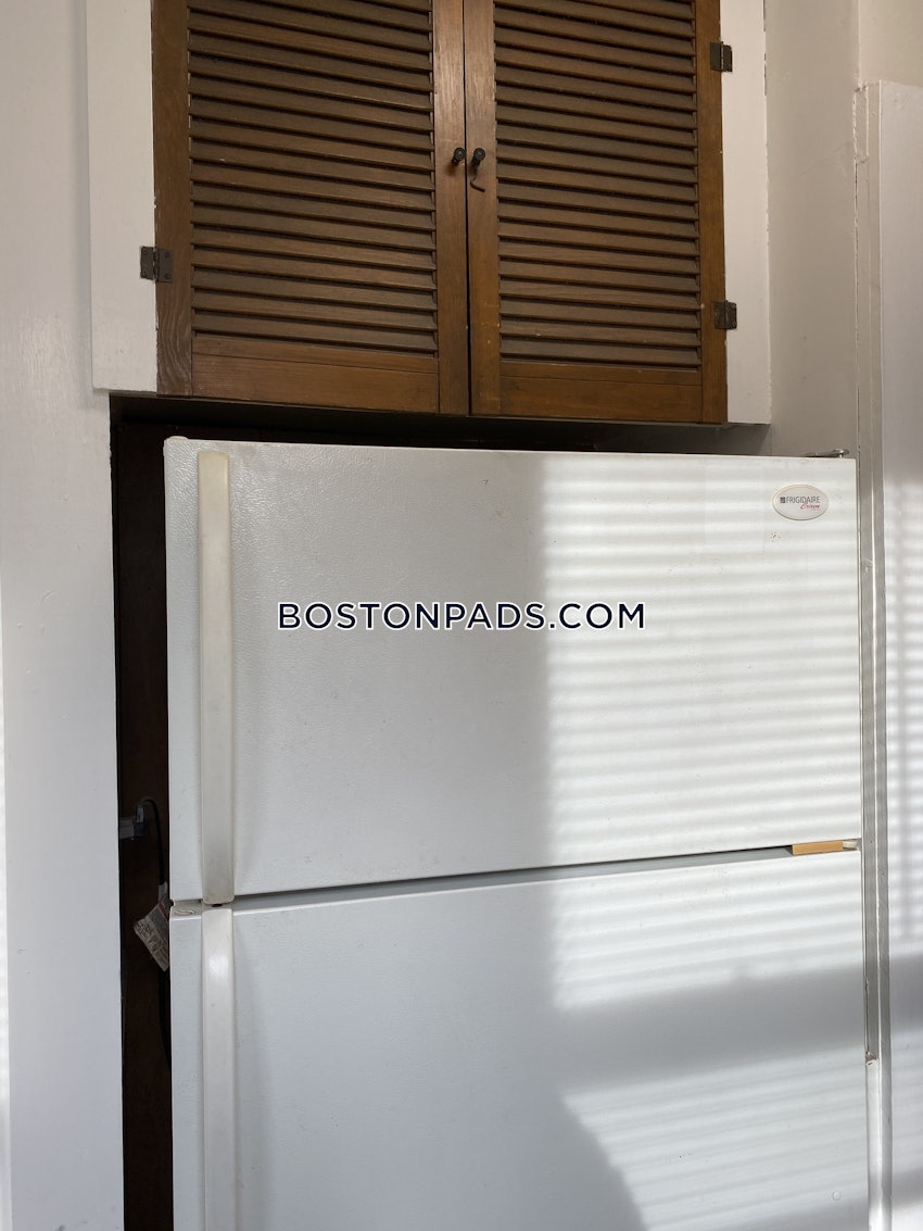 BOSTON - ROSLINDALE - 3 Beds, 1 Bath - Image 11