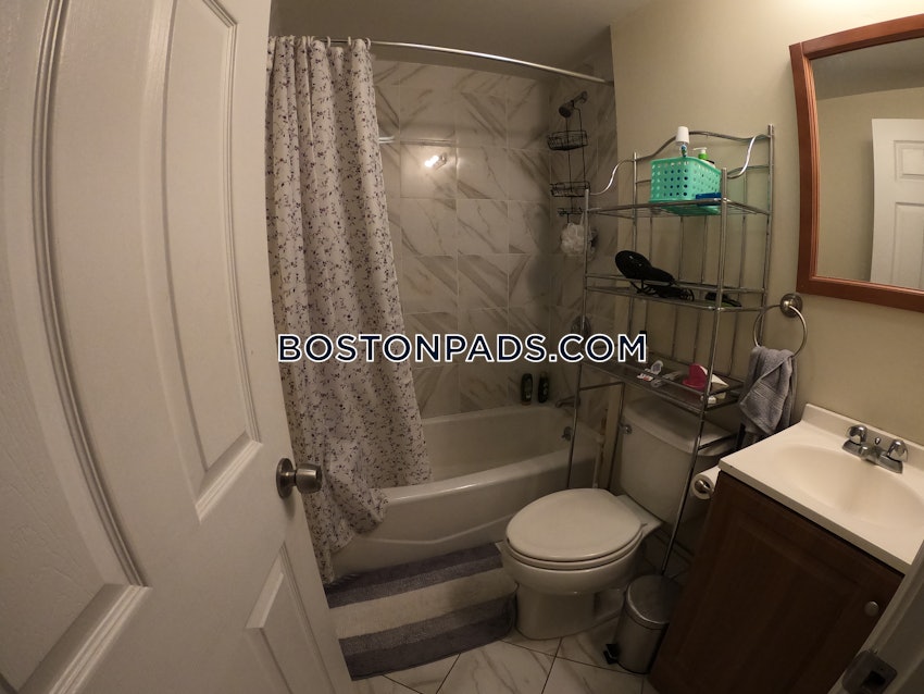 BOSTON - NORTHEASTERN/SYMPHONY - 5 Beds, 2 Baths - Image 9