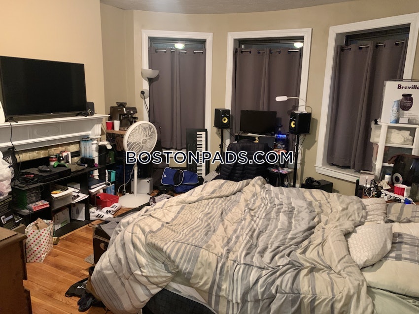 BOSTON - ALLSTON - 4 Beds, 2 Baths - Image 3