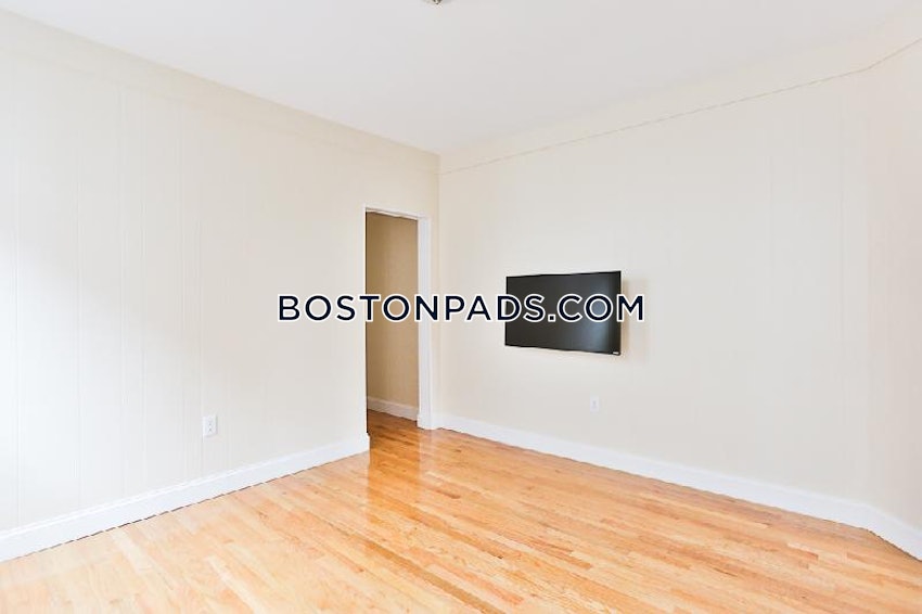 BOSTON - EAST BOSTON - JEFFRIES POINT - 4 Beds, 1 Bath - Image 4