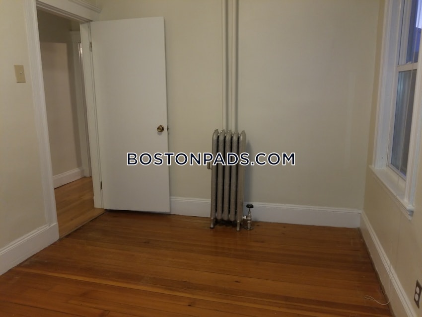 SOMERVILLE - TUFTS - 3 Beds, 1 Bath - Image 9