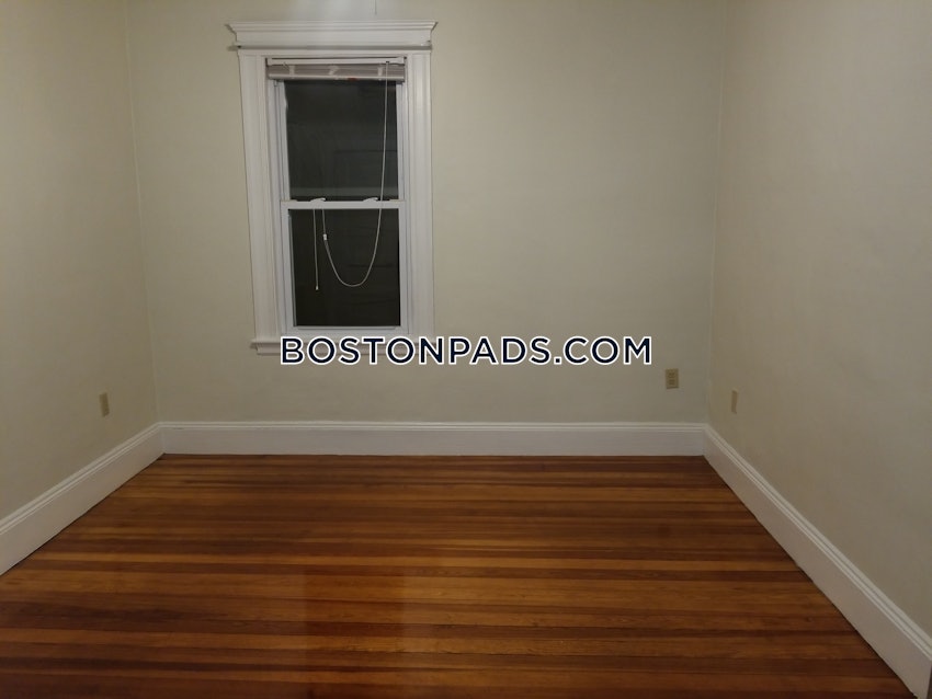 SOMERVILLE - TUFTS - 3 Beds, 1 Bath - Image 7