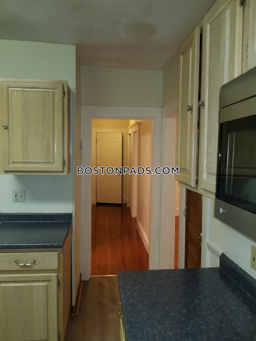 SOMERVILLE - TUFTS - 3 Beds, 1 Bath - Image 3