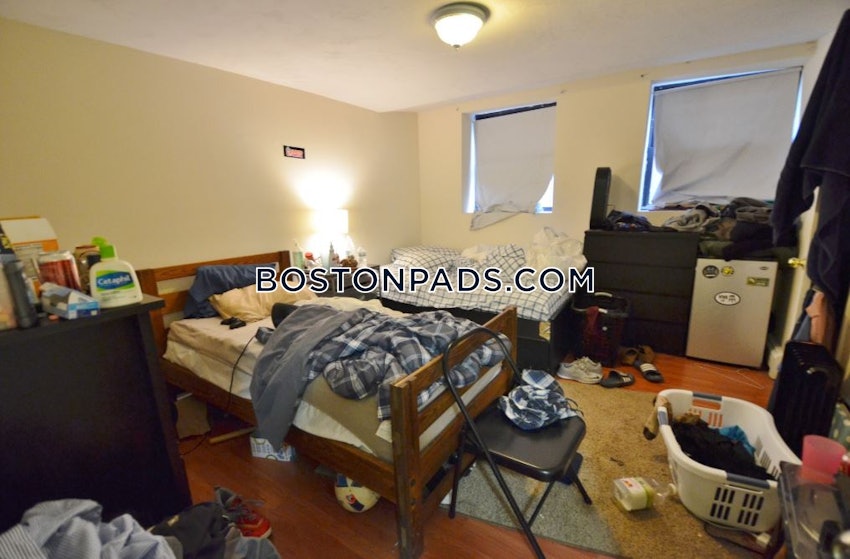 BOSTON - NORTHEASTERN/SYMPHONY - 5 Beds, 2.5 Baths - Image 2