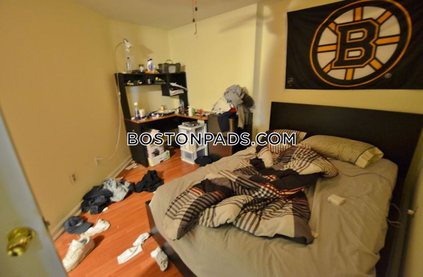 BOSTON - NORTHEASTERN/SYMPHONY - 5 Beds, 2.5 Baths - Image 4