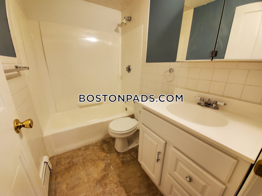 BOSTON - BAY VILLAGE - 1 Bed, 1 Bath - Image 3