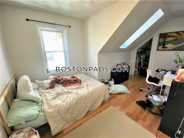 Boston - 4 Beds, 1 Baths