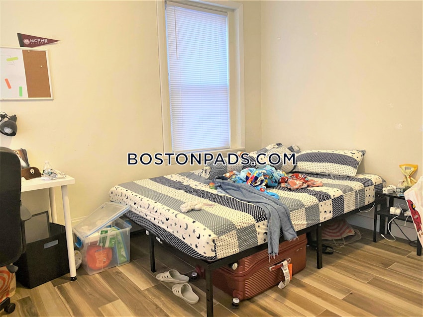 BOSTON - ALLSTON - 4 Beds, 2 Baths - Image 5