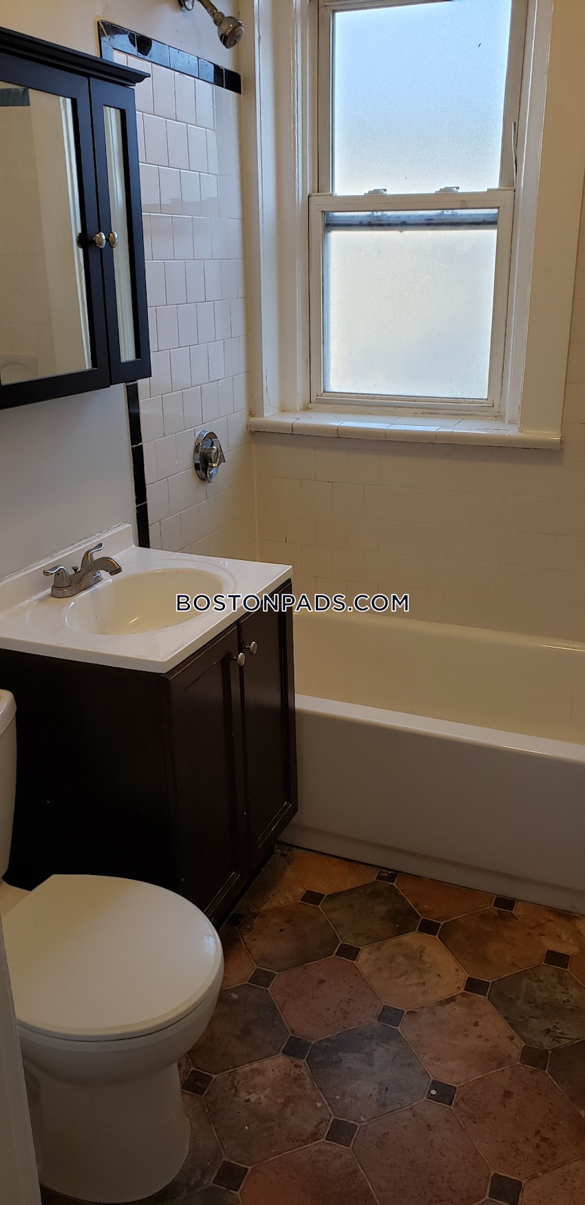 BROOKLINE- BOSTON UNIVERSITY - 4 Beds, 1.5 Baths - Image 5