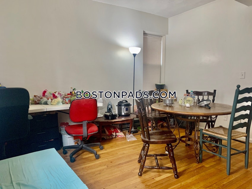 BOSTON - MISSION HILL - 3 Beds, 1.5 Baths - Image 2