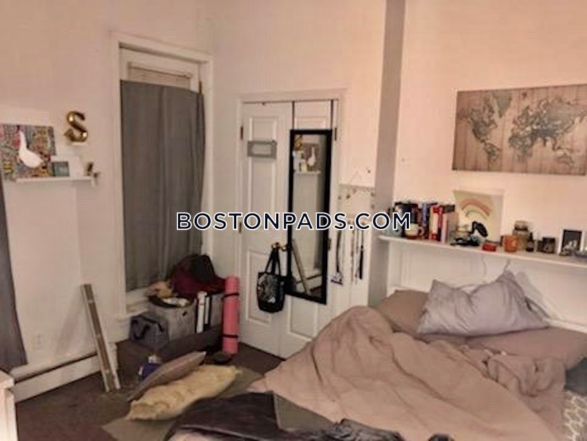 BOSTON - MISSION HILL - 3 Beds, 2 Baths - Image 2