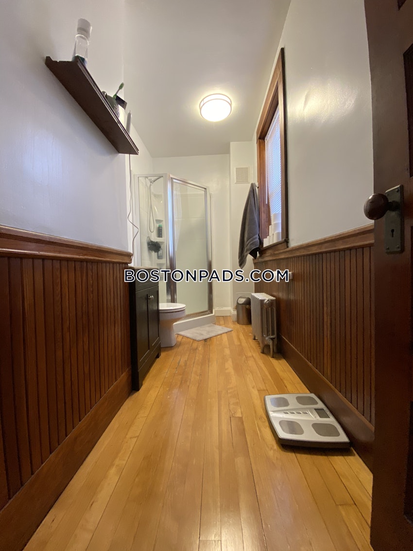 CAMBRIDGE - PORTER SQUARE - 3 Beds, 2 Baths - Image 21