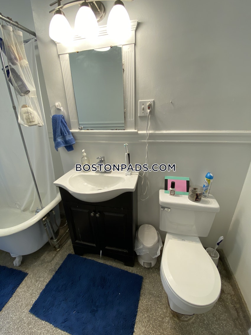 CAMBRIDGE - PORTER SQUARE - 3 Beds, 2 Baths - Image 42