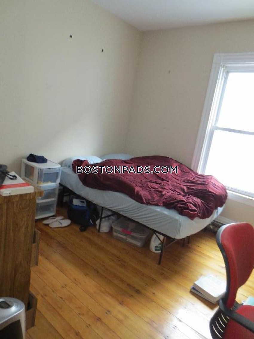 BOSTON - MISSION HILL - 5 Beds, 2 Baths - Image 9