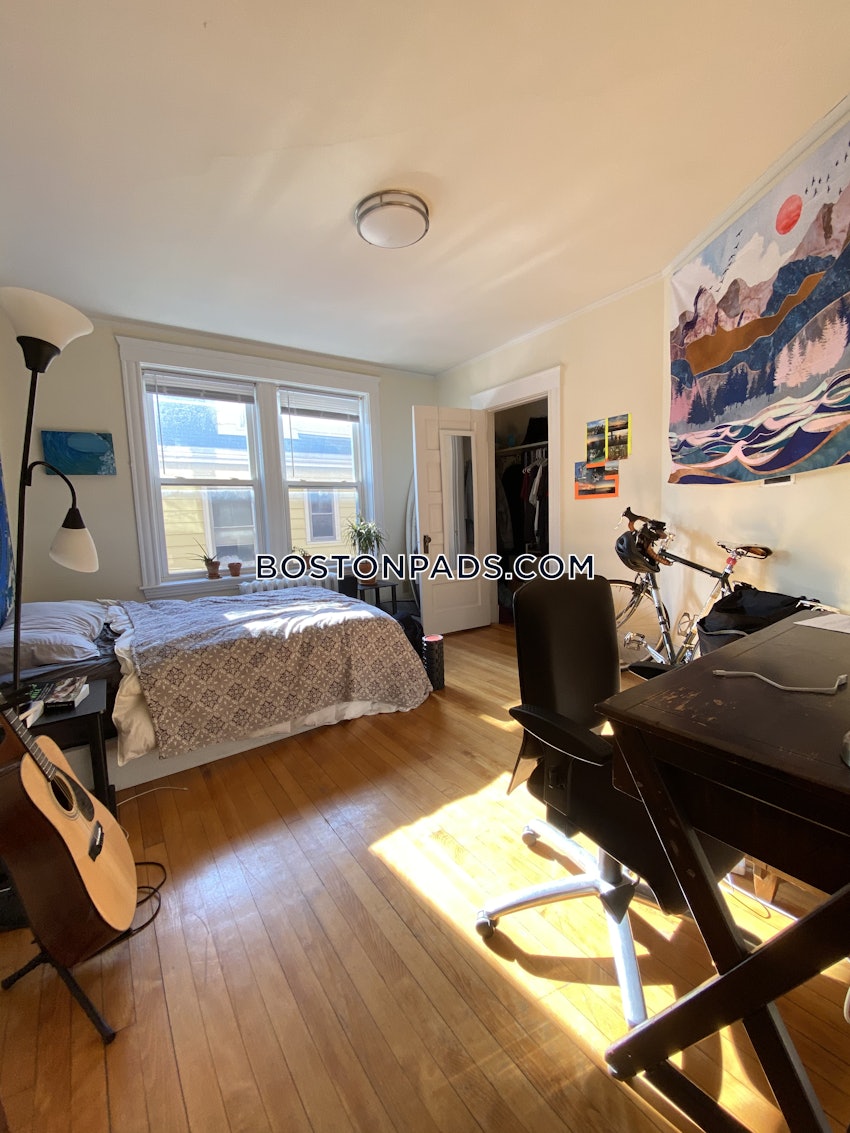 CAMBRIDGE - PORTER SQUARE - 3 Beds, 2 Baths - Image 17