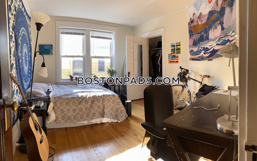 CAMBRIDGE - PORTER SQUARE - 3 Beds, 2 Baths - Image 1