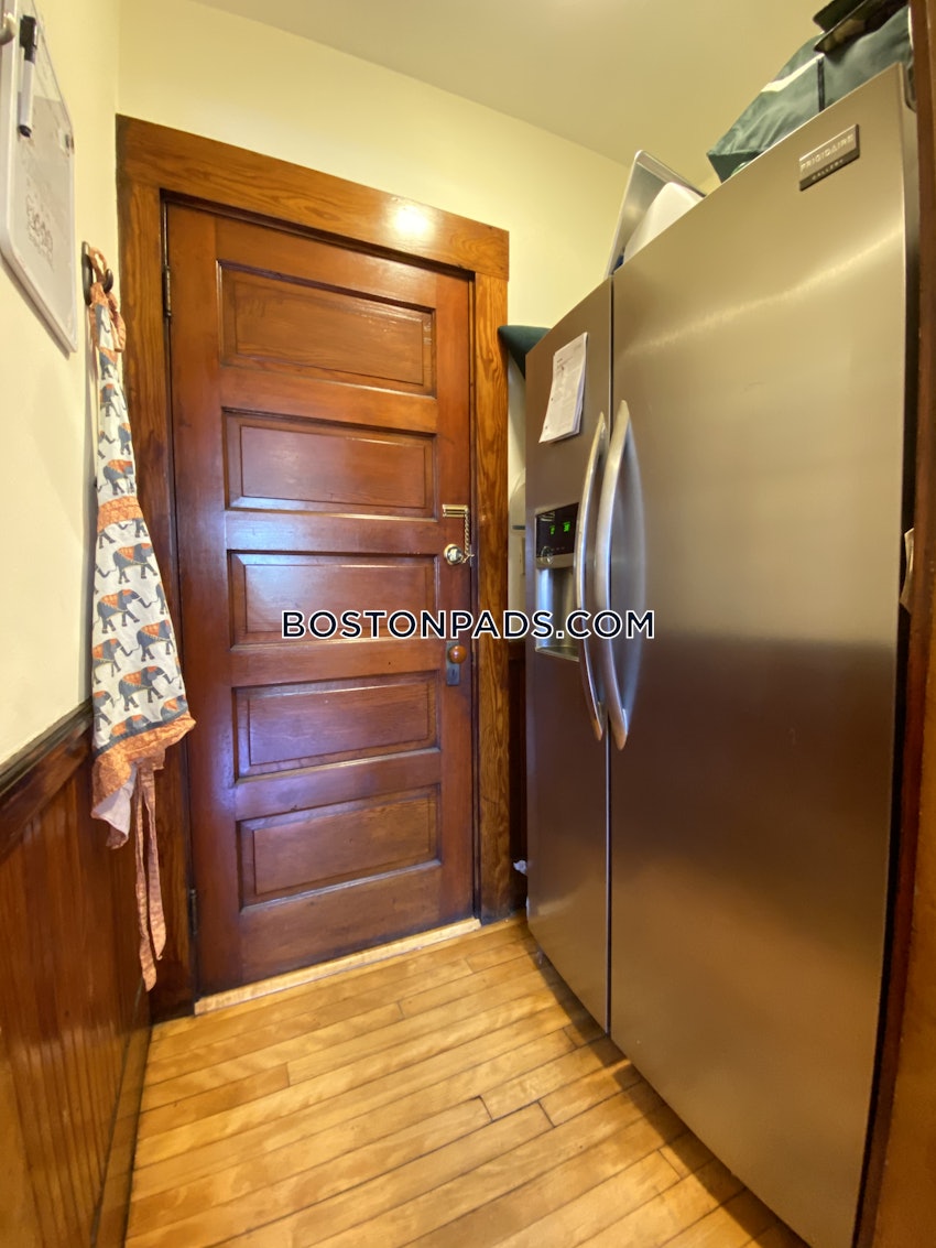 CAMBRIDGE - PORTER SQUARE - 3 Beds, 2 Baths - Image 13