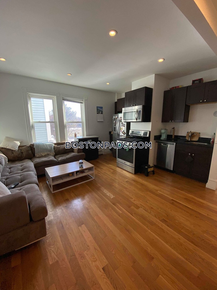 CAMBRIDGE - CENTRAL SQUARE/CAMBRIDGEPORT - 3 Beds, 1.5 Baths - Image 6