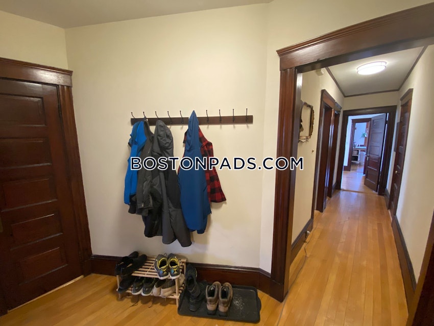 CAMBRIDGE - PORTER SQUARE - 3 Beds, 2 Baths - Image 24