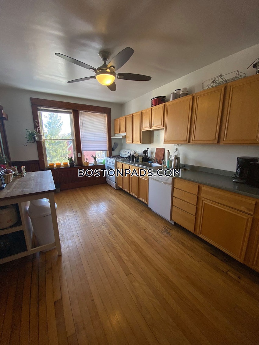 CAMBRIDGE - PORTER SQUARE - 3 Beds, 2 Baths - Image 28