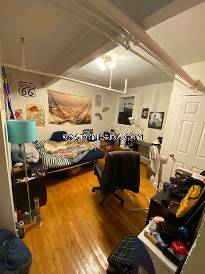 BOSTON - NORTHEASTERN/SYMPHONY - 4 Beds, 2 Baths - Image 3