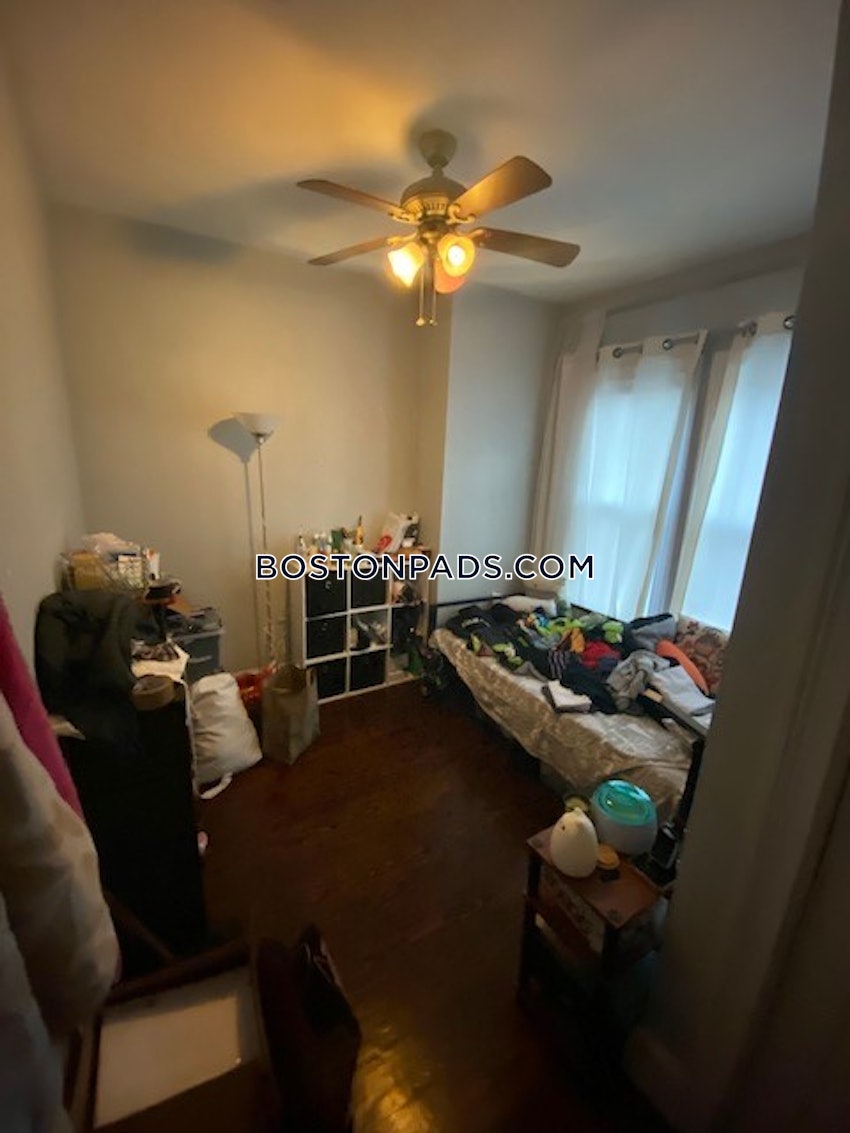 BOSTON - MISSION HILL - 4 Beds, 1 Bath - Image 4