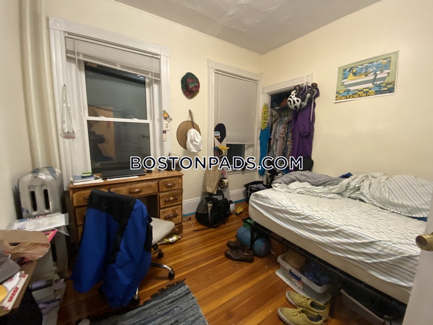 BOSTON - MISSION HILL - 4 Beds, 1 Bath - Image 5