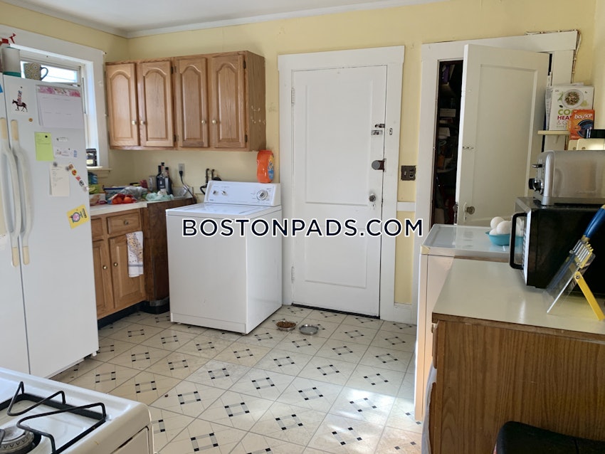 BOSTON - MISSION HILL - 3 Beds, 1.5 Baths - Image 3