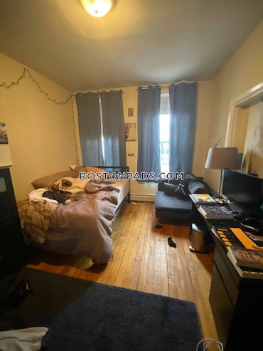 Boston - 4 Beds, 2 Baths