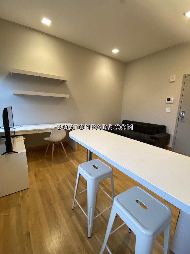 Mount Auburn St., Cambridge