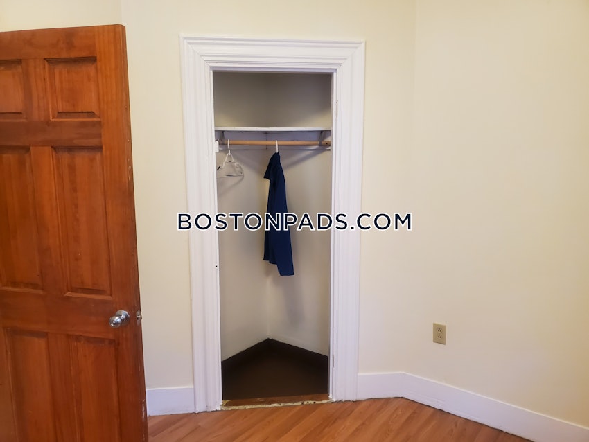 BOSTON - MISSION HILL - 4 Beds, 1 Bath - Image 27