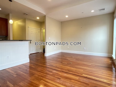 Boston - 2 Beds, 2 Baths