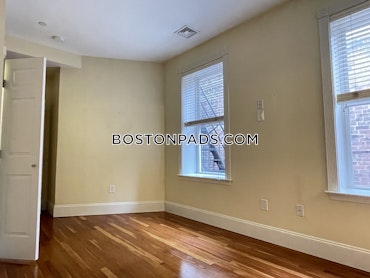 Boston - 2 Beds, 2 Baths