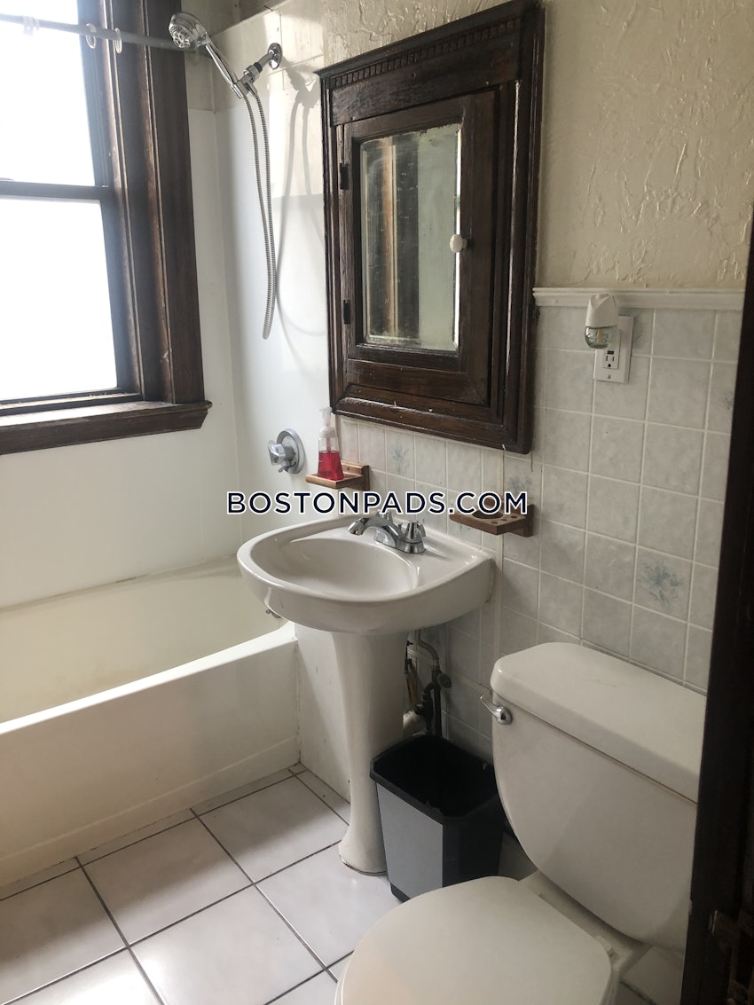 BOSTON - ALLSTON - 2 Beds, 1 Bath - Image 8