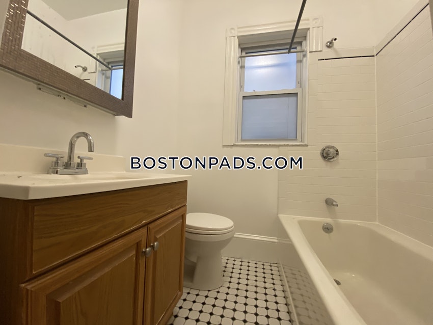 BOSTON - MISSION HILL - 3 Beds, 1 Bath - Image 9