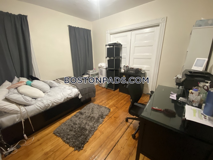 BOSTON - MISSION HILL - 4 Beds, 1 Bath - Image 19