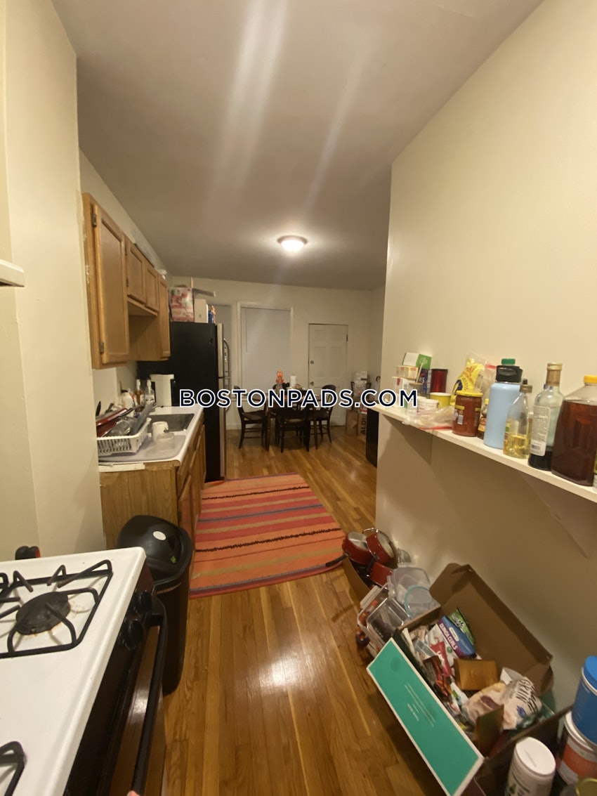 BOSTON - MISSION HILL - 4 Beds, 1 Bath - Image 2