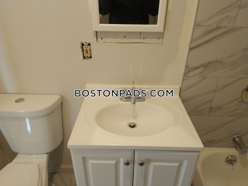 BOSTON - MISSION HILL - 3 Beds, 1 Bath - Image 12