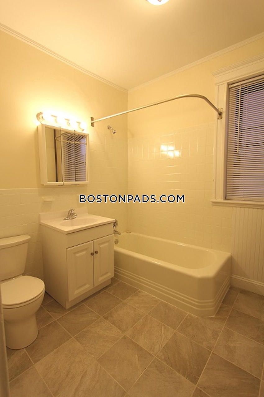 BROOKLINE- BOSTON UNIVERSITY - 3 Beds, 1 Bath - Image 2