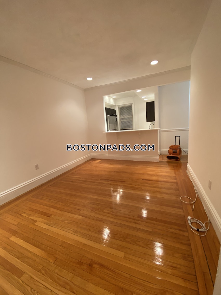 BOSTON - FENWAY/KENMORE - 1 Bed, 1 Bath - Image 7