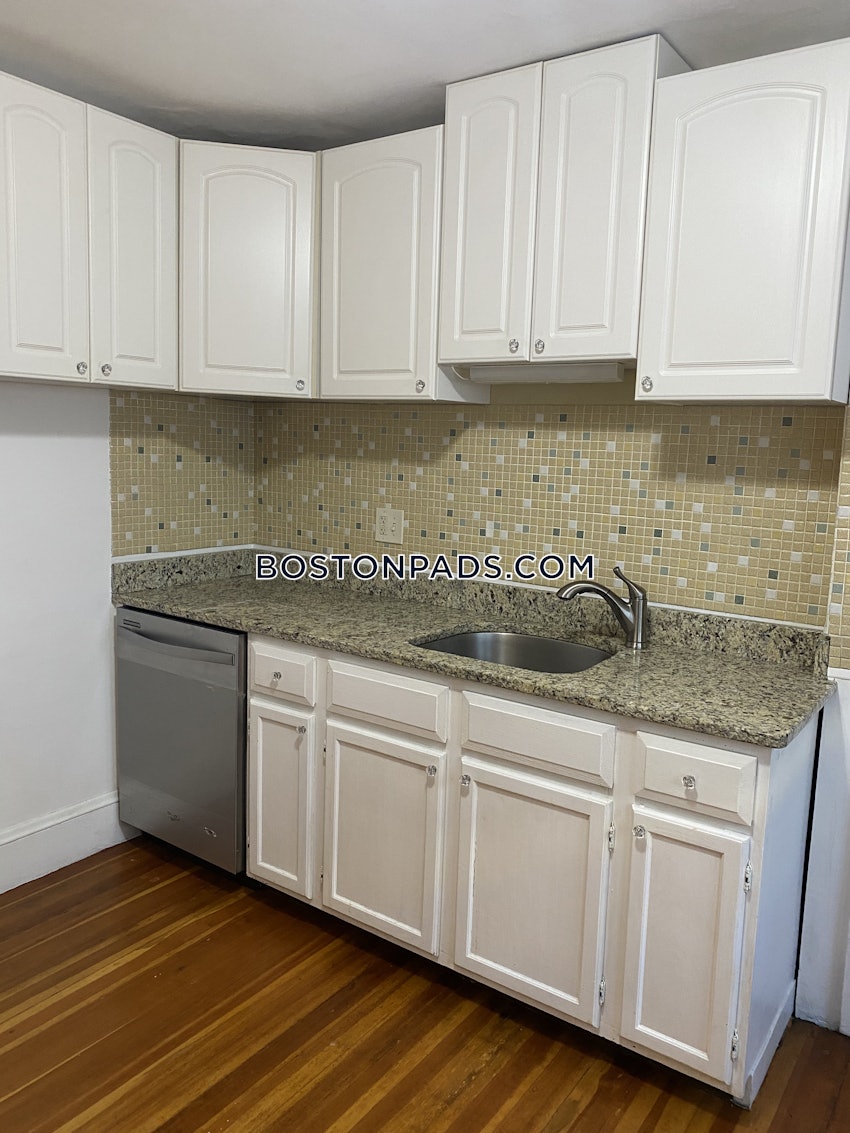 ARLINGTON - 3 Beds, 1 Bath - Image 11